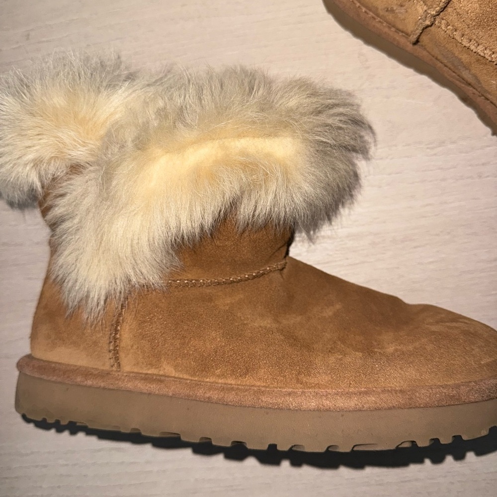 UGG Chestnut Boots with Cream Fur
